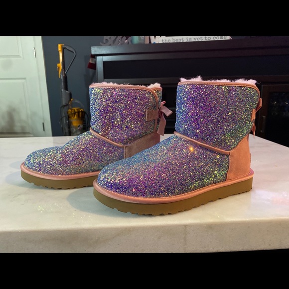 Ugg boots size 10 - Picture 3 of 7